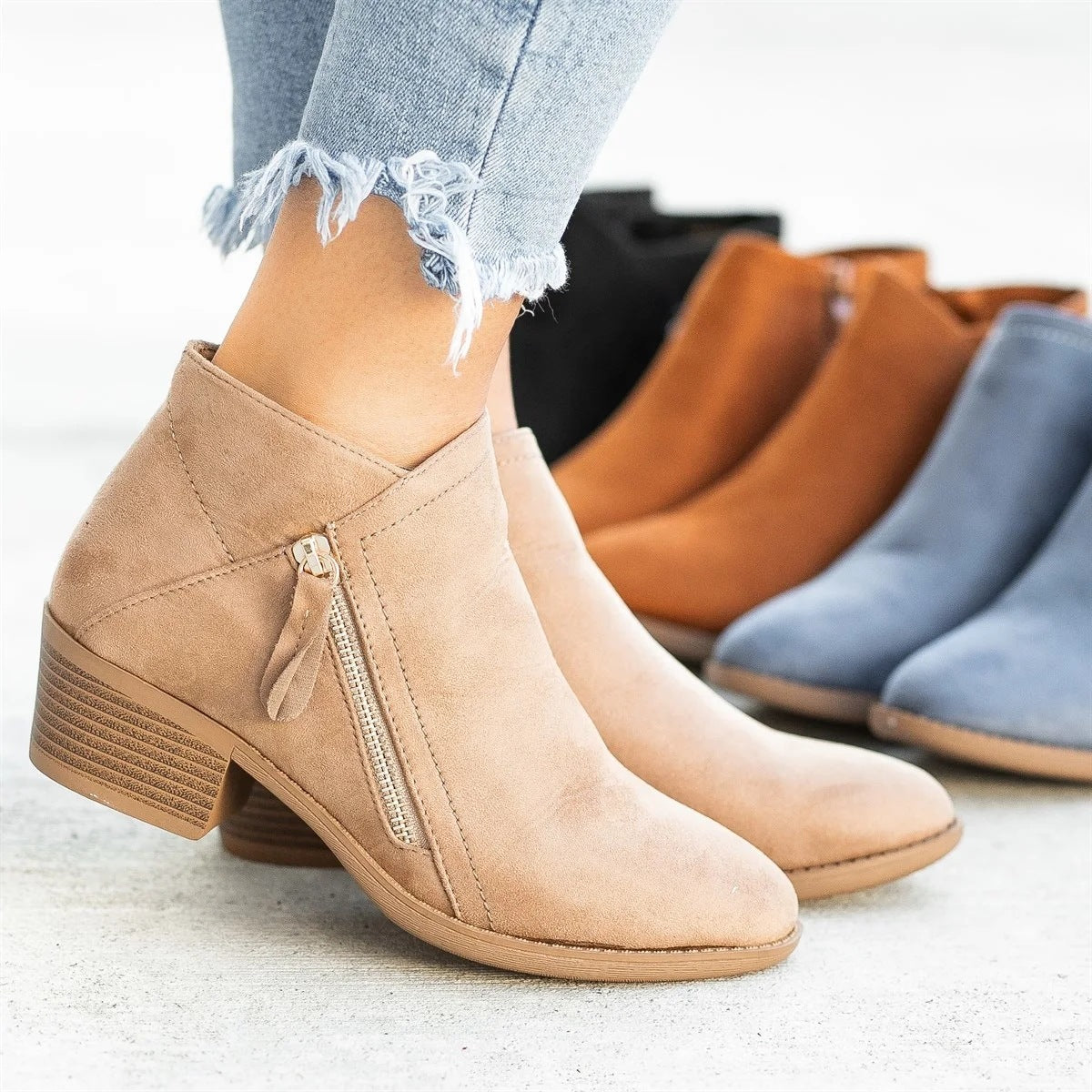 Ladies short boots