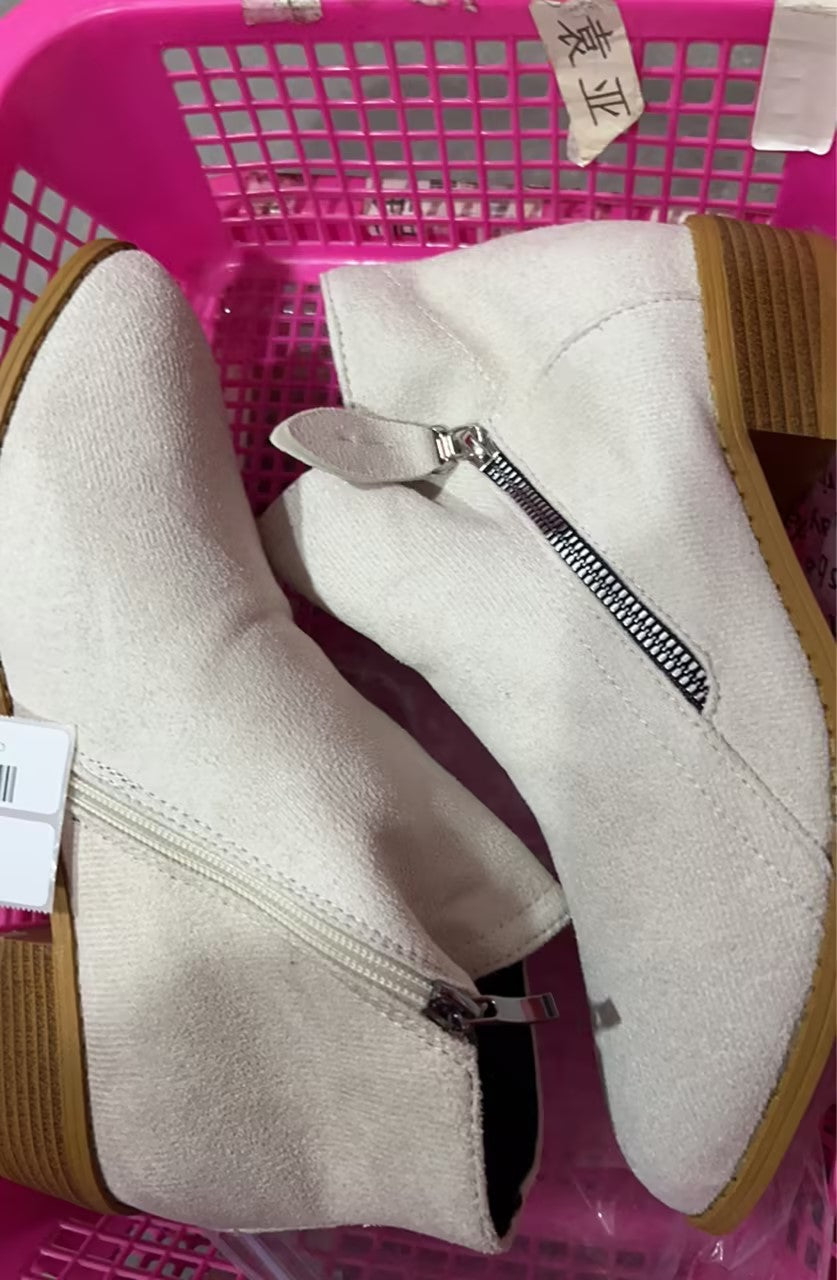Ladies short boots